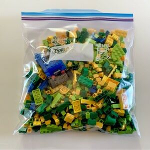 15.5 oz Yellow Green Blue Multicolor Lego Building Blocks